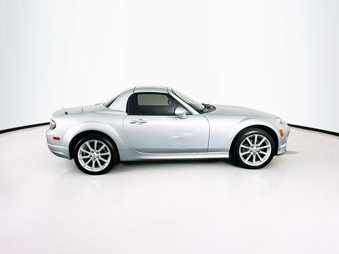 Used 2008 MAZDA MX-5 Miata Grand Touring w/ Appearance Pkg RWD image 10