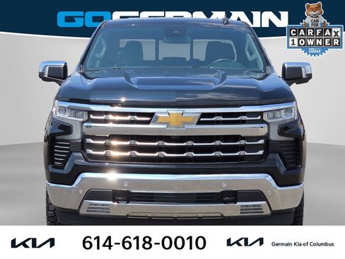 Used 2022 Chevrolet Silverado 1500 LTZ w/ LTZ Convenience Package II AWD/4WD image 3