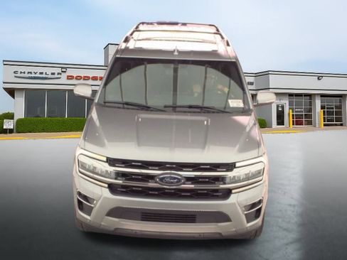 Used 2024 Ford Expedition Limited image 3