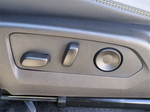 Used 2026 Chevrolet Colorado ZR2 w/ Technology Package image 12