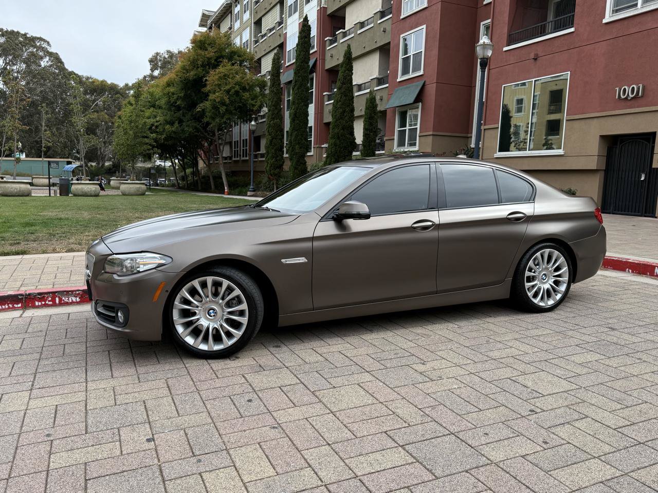 Used 2015 BMW 550i Sedan RWD image 5