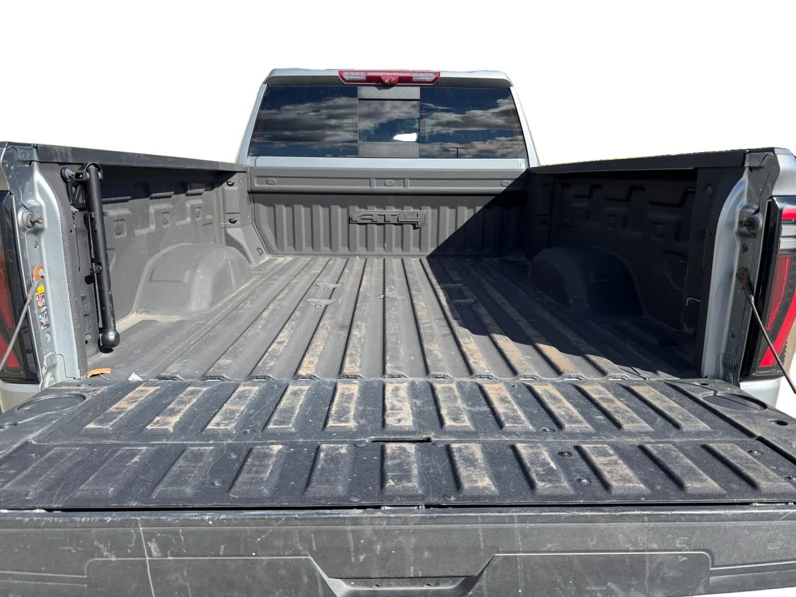 Used 2024 GMC Sierra 2500 AT4 w/ Technology Package AWD/4WD image 16