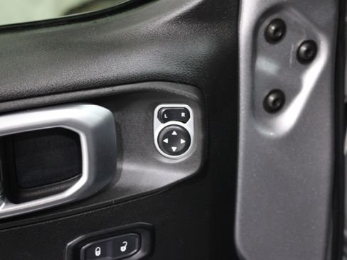Used 2019 Jeep Wrangler Unlimited Sport S AWD/4WD image 8