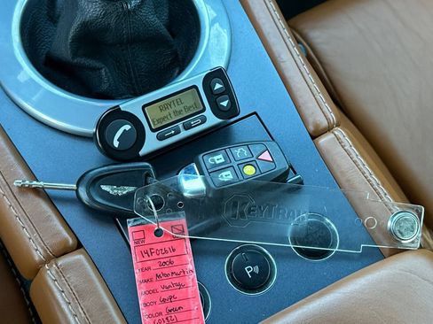 Used 2006 Aston Martin V8 Vantage Coupe image 10