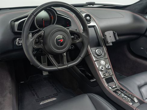 Used 2014 McLaren MP4-12C Spider RWD image 13