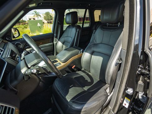 Used 2018 Land Rover Range Rover Supercharged AWD/4WD image 25