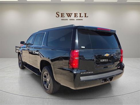 Used 2018 Chevrolet Suburban LT w/ Off-Road Package image 3