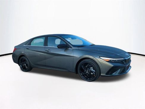 New 2026 Hyundai Elantra SEL Sport image 2