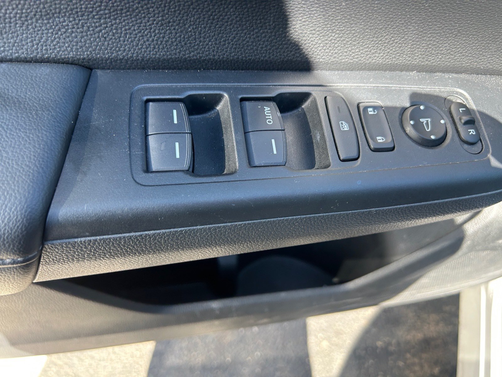 Used 2024 Honda CR-V LX image 10