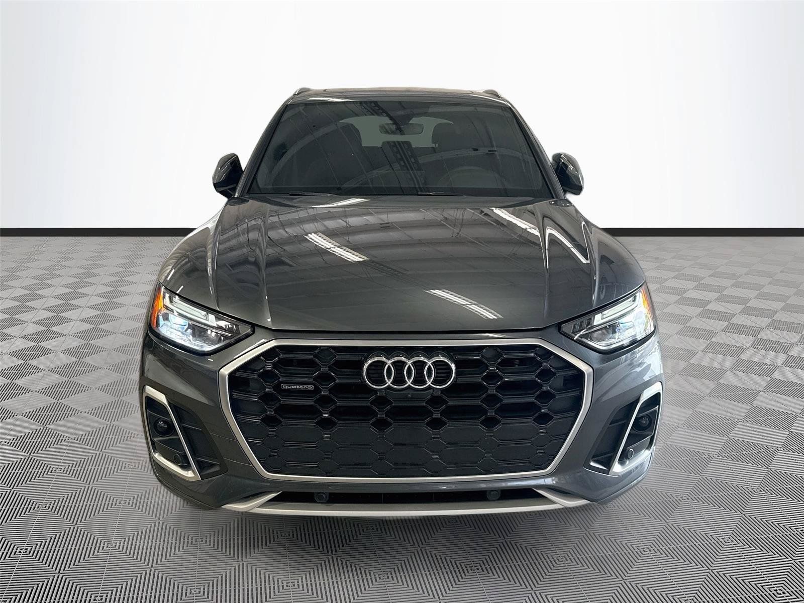 Used 2023 Audi Q5 2.0T Premium Plus w/ Premium Plus Package AWD/4WD image 2