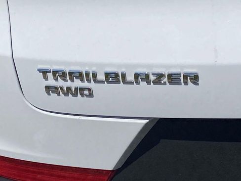 Used 2025 Chevrolet TrailBlazer LT image 11