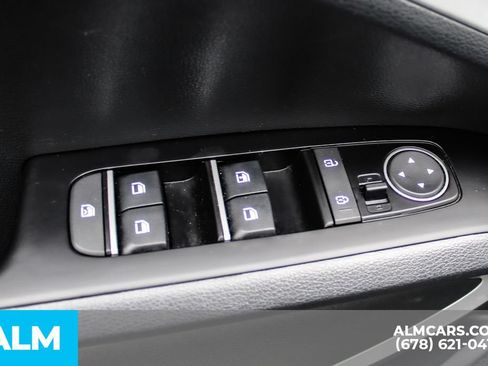 Used 2025 Kia Soul LX w/ LX Technology Package FWD image 37