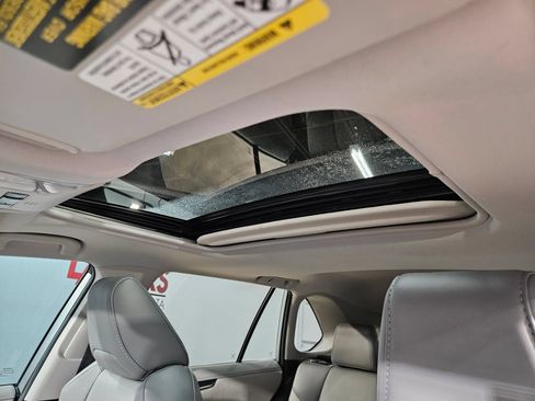 Used 2021 Toyota RAV4 Limited FWD image 25
