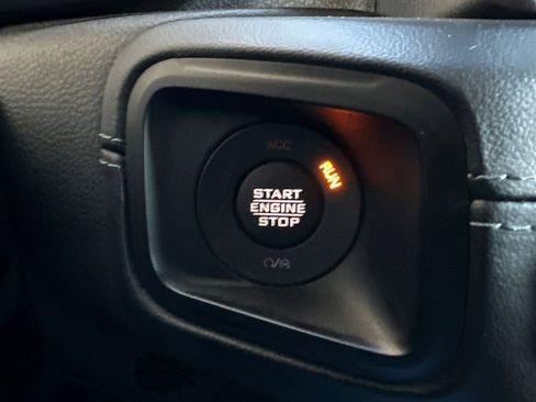 Used 2025 Jeep Wrangler Sahara image 22