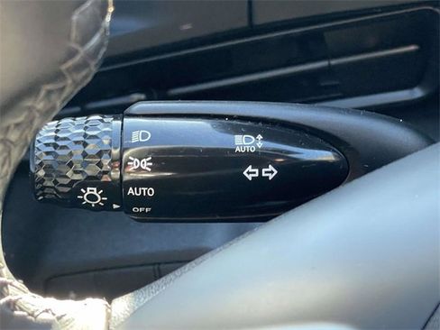 Certified 2025 Hyundai Elantra Sport image 28