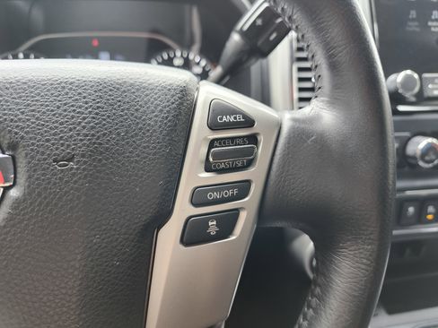 Used 2021 Nissan Titan SL w/ Moonroof Package AWD/4WD image 39