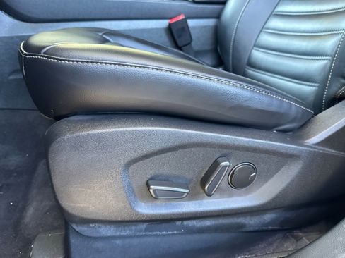 Used 2024 Ford Edge SEL image 13