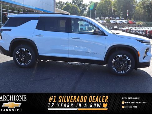 New 2027 Chevrolet Traverse LT w/ Enhanced Driving Package AWD/4WD image 1