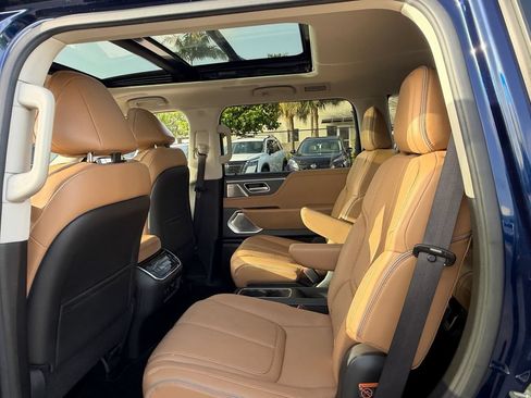 Used 2025 INFINITI QX80 Sensory w/ Exterior Package AWD/4WD image 13