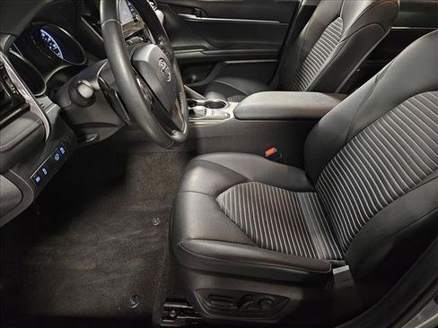 Used 2023 Toyota Camry SE FWD image 14