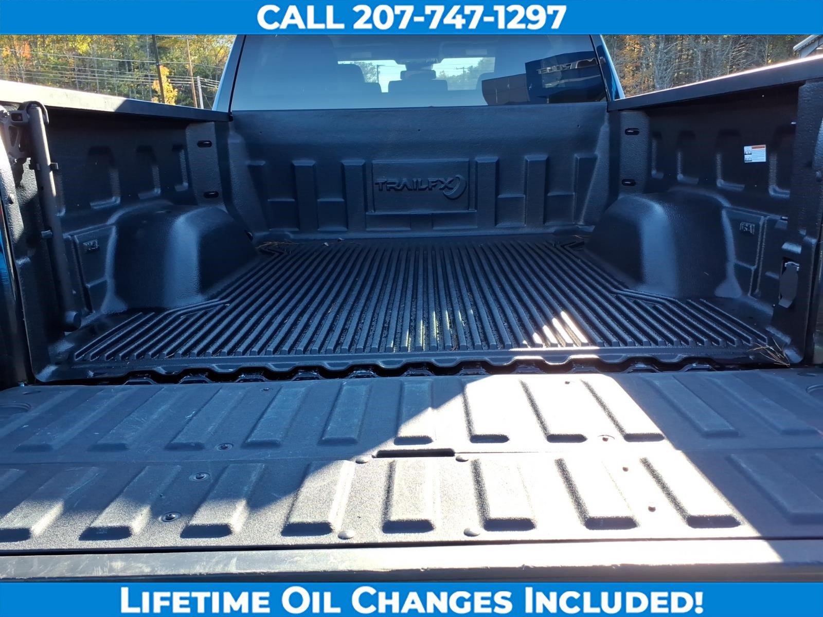 Used 2025 GMC Sierra 1500 SLT AWD/4WD image 13