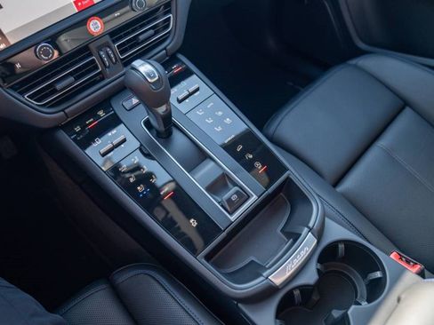 New 2026 Porsche Macan AWD/4WD image 20