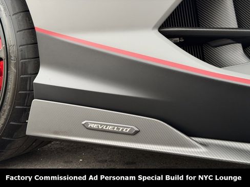 Used 2024 Lamborghini Revuelto image 15