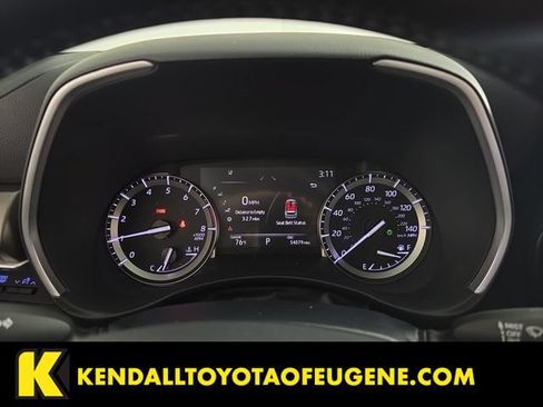 Used 2022 Toyota Highlander XLE AWD/4WD image 14