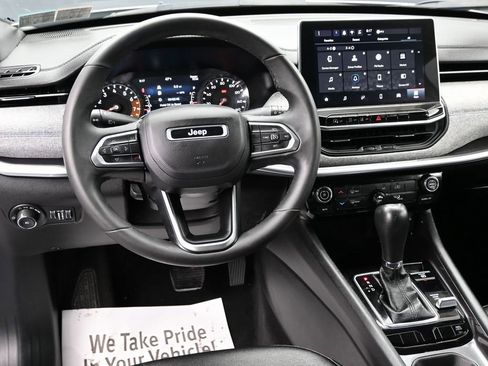 Used 2024 Jeep Compass Latitude image 31