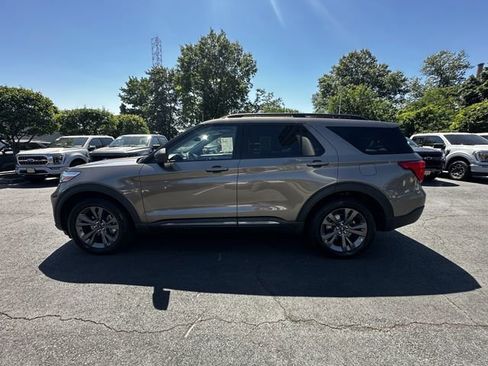 Certified 2021 Ford Explorer XLT w/ Equipment Group 202A AWD/4WD image 8