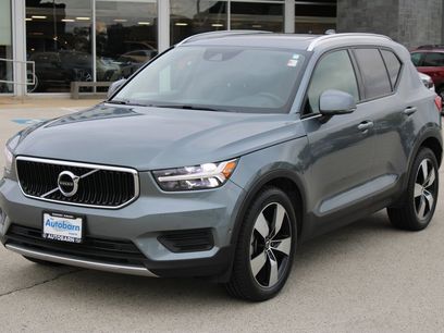 Used 2019 Volvo XC40 T5 Momentum