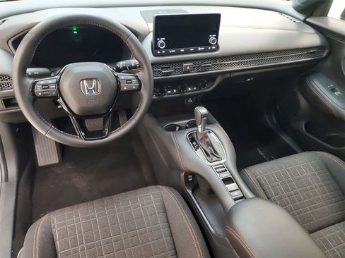 Certified 2025 Honda HR-V Sport image 18