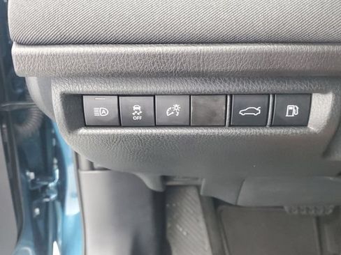 Used 2025 Toyota Camry LE w/ Convenience Package FWD image 32