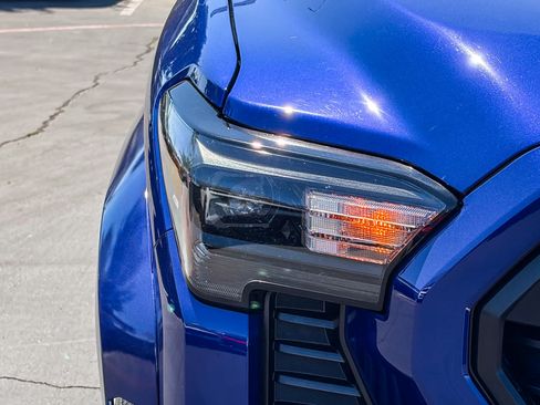 Used 2025 Toyota Tacoma TRD Sport AWD/4WD image 7