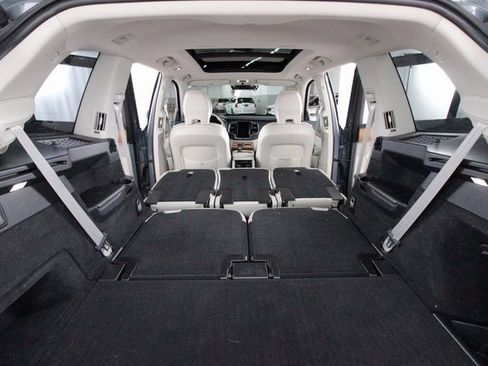 Certified 2022 Volvo XC90 T6 Momentum w/ Advanced Package image 34