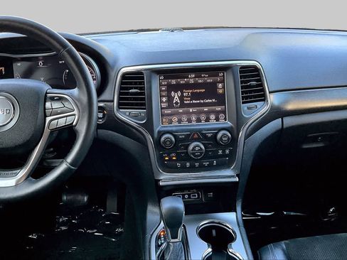 Used 2018 Jeep Grand Cherokee Altitude RWD image 7