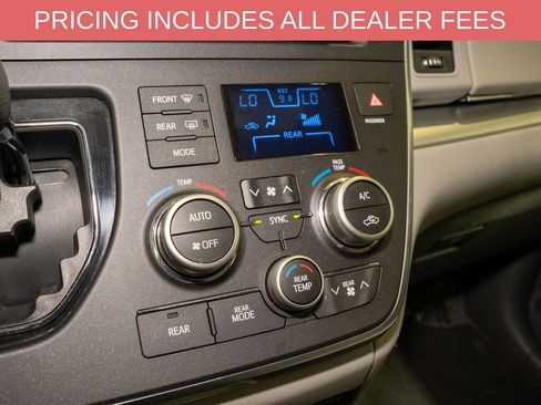 Used 2015 Toyota Sienna LE FWD image 13