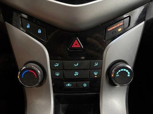 Used 2013 Chevrolet Cruze LT FWD image 29