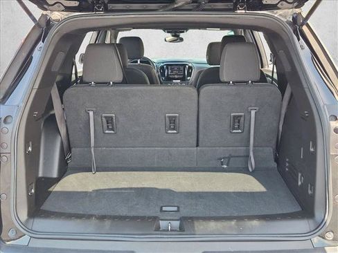 Used 2023 Chevrolet Traverse LT FWD image 6