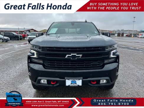Used 2021 Chevrolet Silverado 1500 LT Trail Boss w/ Convenience Package II AWD/4WD image 2
