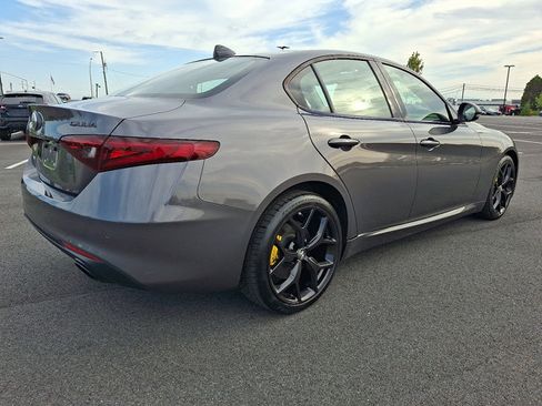 Used 2019 Alfa Romeo Giulia AWD w/ Nero Edizione image 7