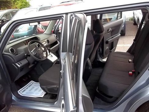 Used 2009 Scion xB FWD image 3