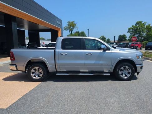 Used 2022 RAM 1500 Laramie AWD/4WD image 3
