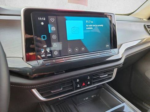 Used 2025 Volkswagen Atlas Cross Sport SE FWD image 22