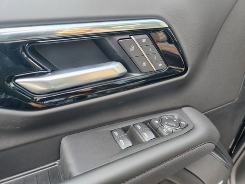 New 2026 Chevrolet Suburban High Country RWD image 25
