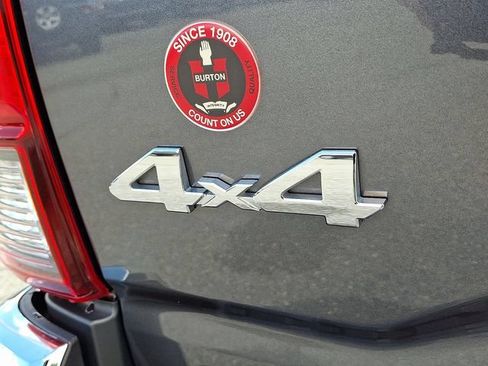 Used 2022 Toyota Tacoma SR5 AWD/4WD image 30