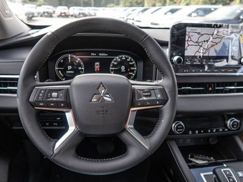 New 2024 Mitsubishi Outlander 4WD Plug-In Hybrid image 31