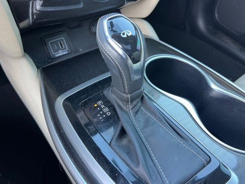 Used 2019 INFINITI QX60 Luxe w/ Essential Package image 26