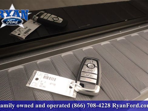 New 2026 Ford F250 Lariat w/ FX4 Off-Road Package image 40