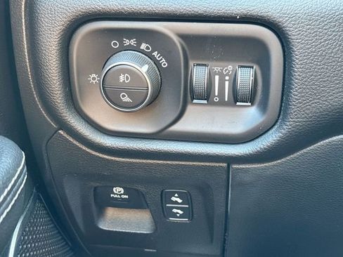 Used 2021 RAM 1500 Laramie image 34